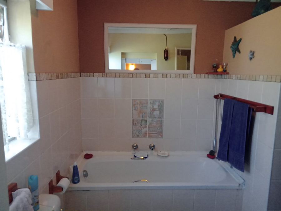 4 Bedroom Property for Sale in Noorsekloof Eastern Cape